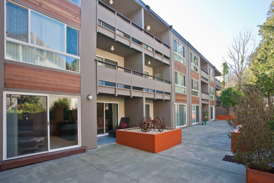 396 Pine Hill Rd, Mill Valley, CA à vendre - Photo du bâtiment - Image 3 de 10