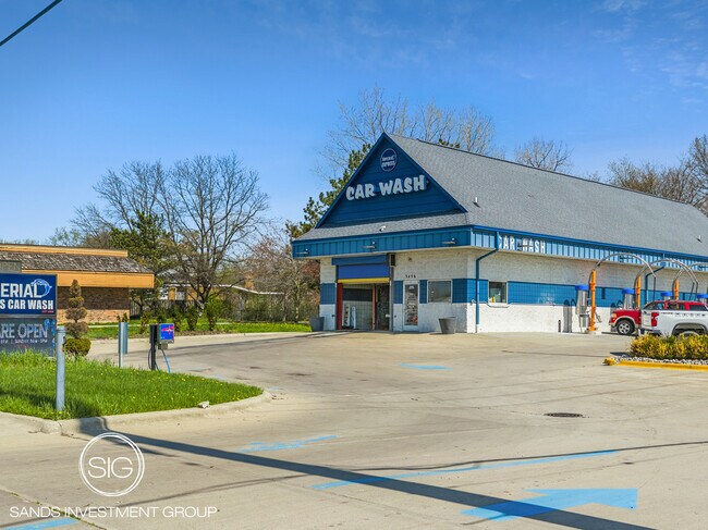 Plus de détails pour 3456 Highland Rd, Waterford, MI - Spécialité à vendre