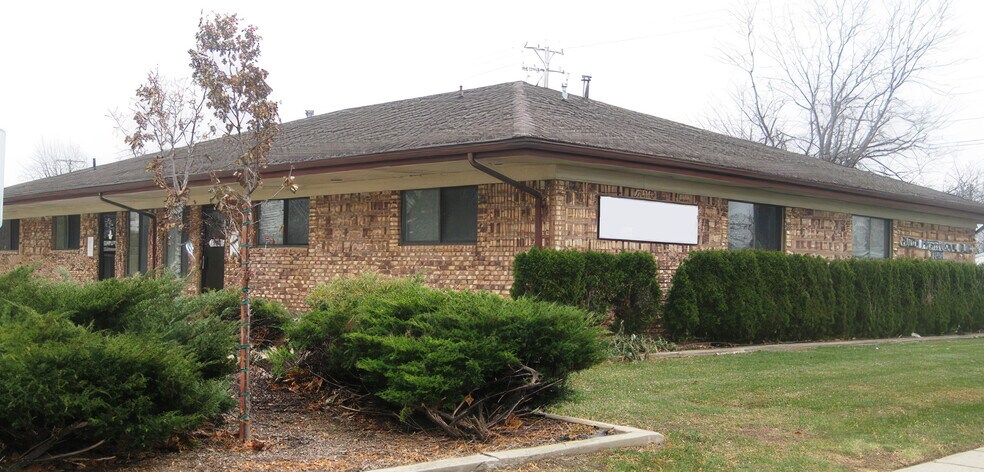 30020 Schoenherr Rd, Warren, MI à louer - Photo principale - Image 1 de 4
