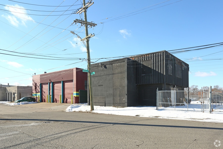 13501 Auburn St, Detroit, MI for sale - Building Photo - Image 3 of 10
