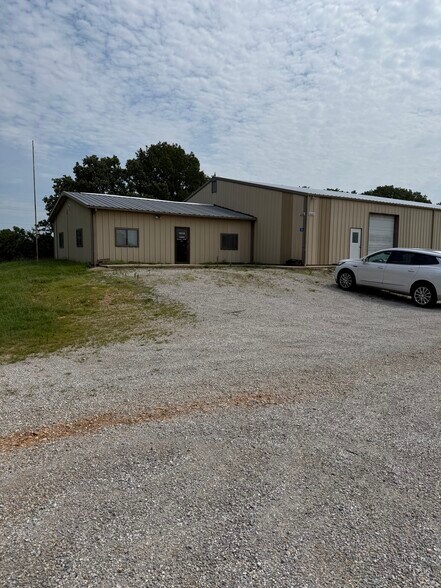23290 Lawrence 1090, Monett, MO à louer - Photo du bâtiment - Image 1 de 9