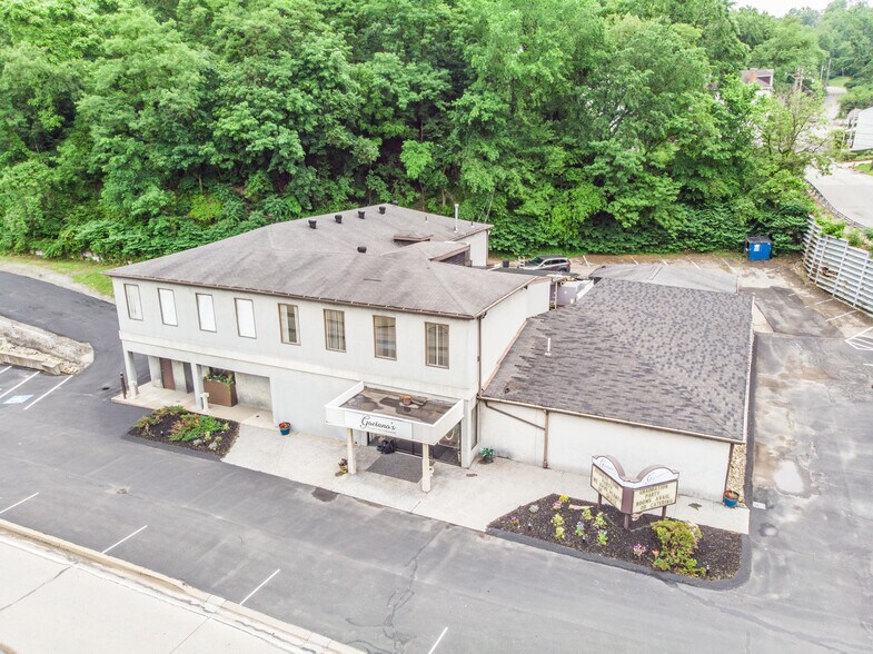 1617 Banksville Rd, Pittsburgh, PA à louer - Photo du bâtiment - Image 3 de 24
