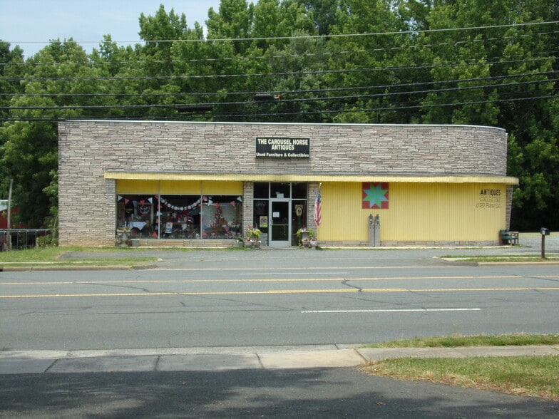 612 W Main St, Locust, NC à vendre - Photo du bâtiment - Image 3 de 4