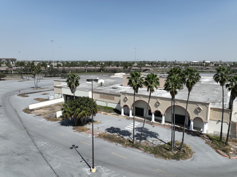 2002 S Expressway 83, Harlingen, TX for sale - Building Photo - Image 2 of 9