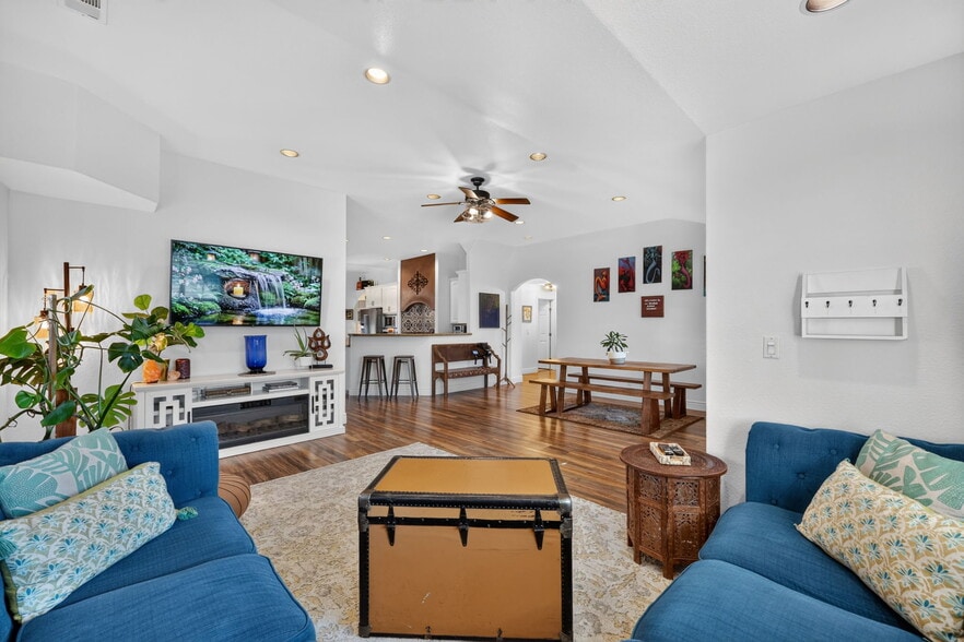 219 Persifer St, Folsom, CA for sale - Building Photo - Image 2 of 31