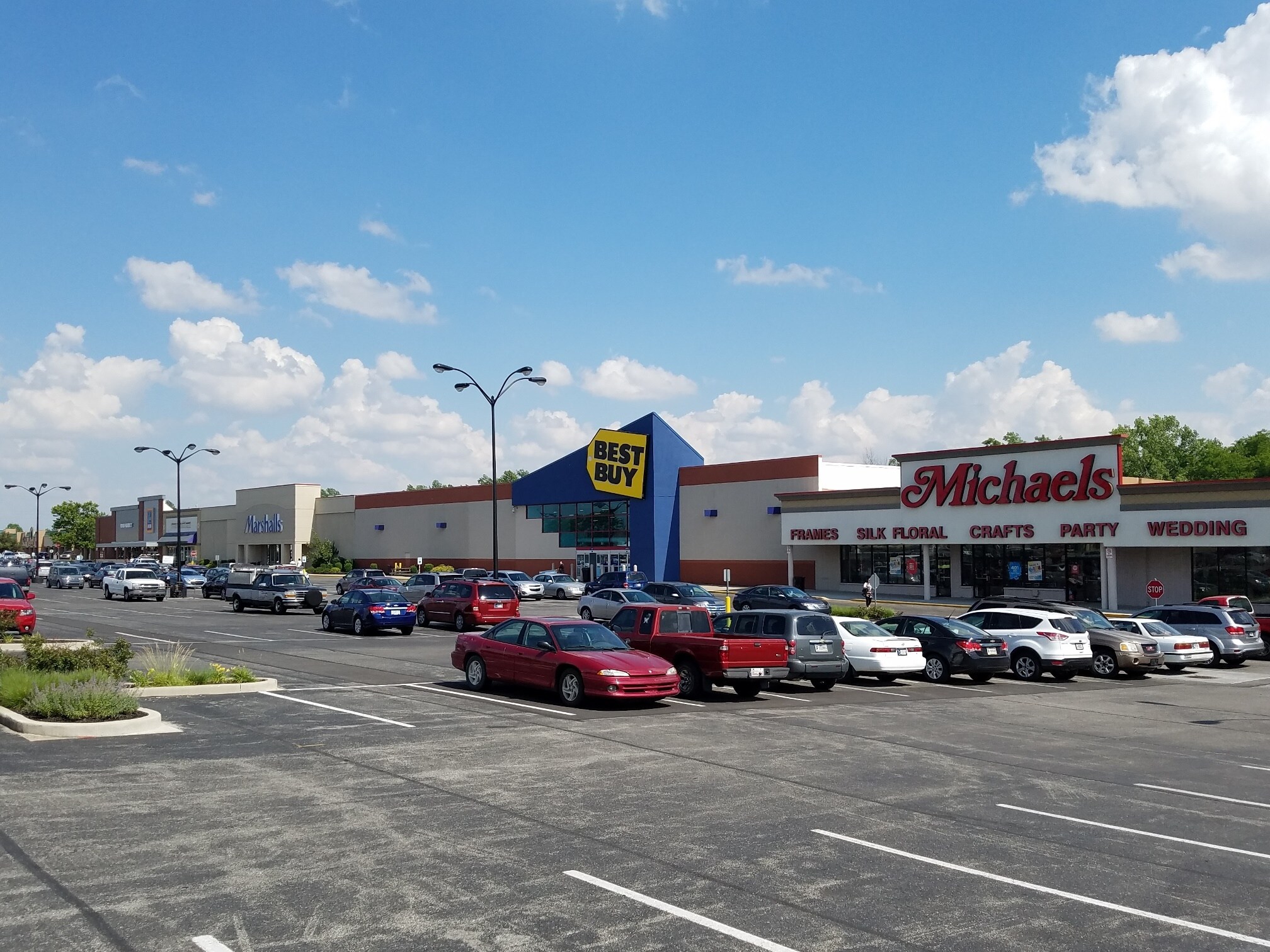 9529 E Washington St, Indianapolis, IN for lease Primary Photo- Image 1 of 7