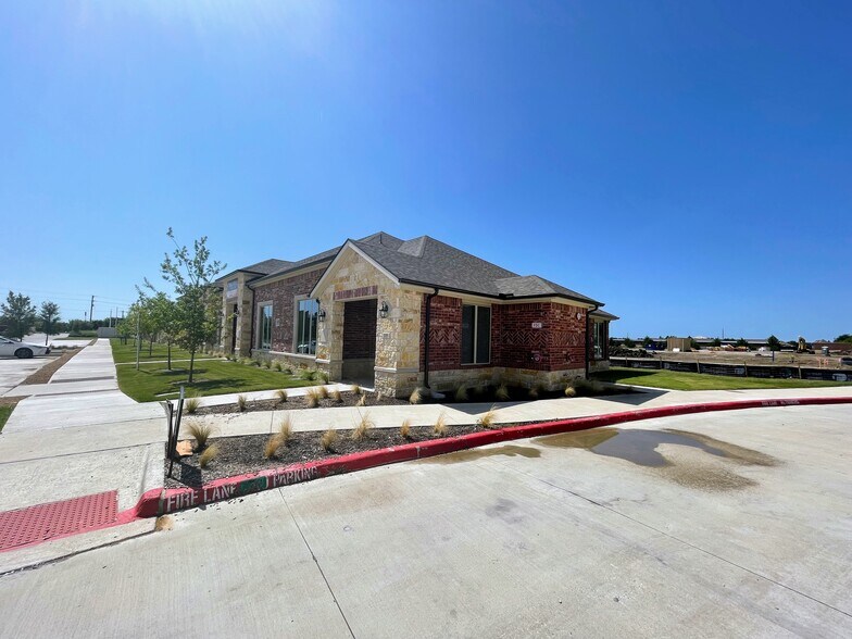 400 Stonebrook Pky, Frisco, TX à louer - Photo du bâtiment - Image 2 de 58