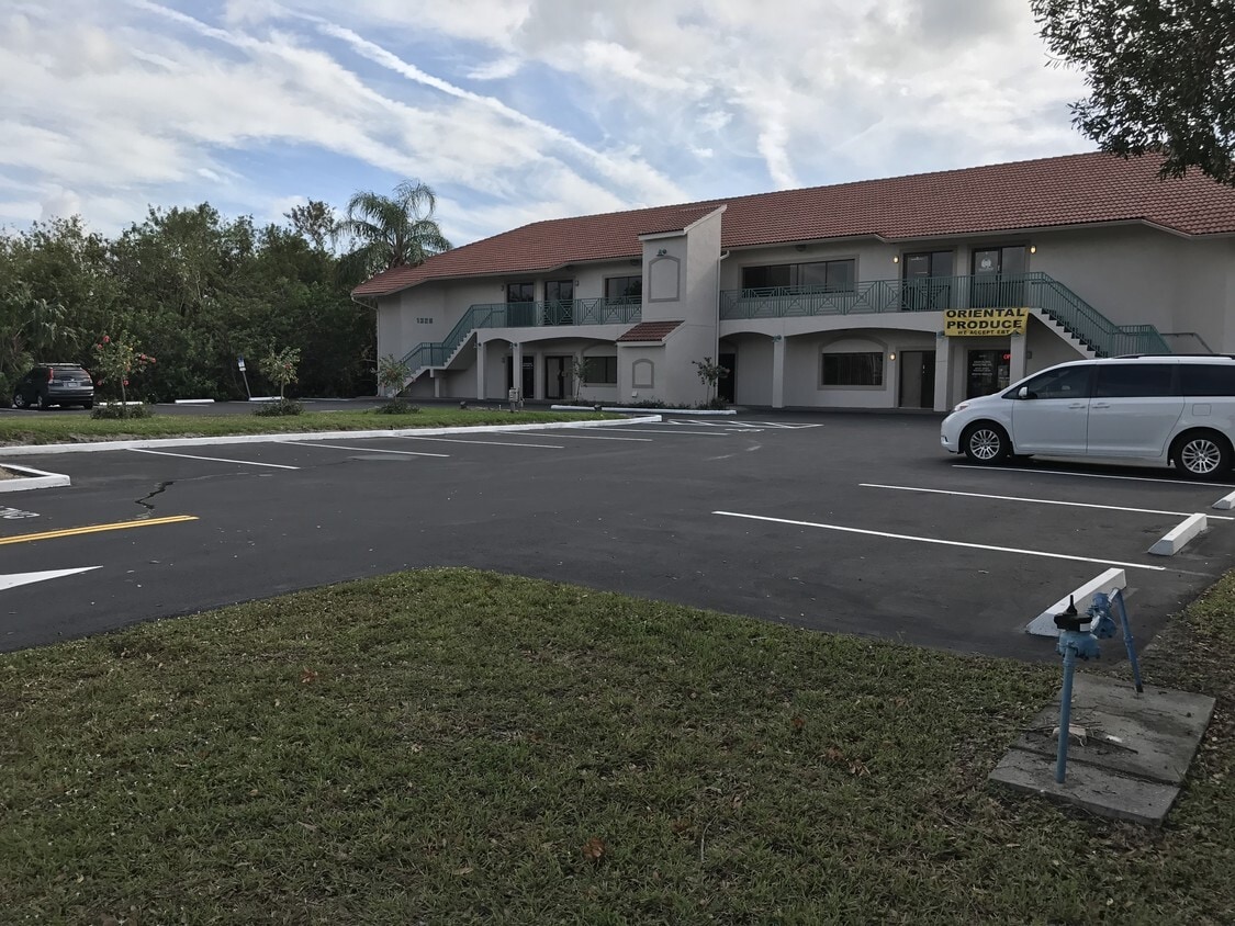 1326 SE Malabar Rd, Palm Bay, FL for lease Primary Photo- Image 1 of 5