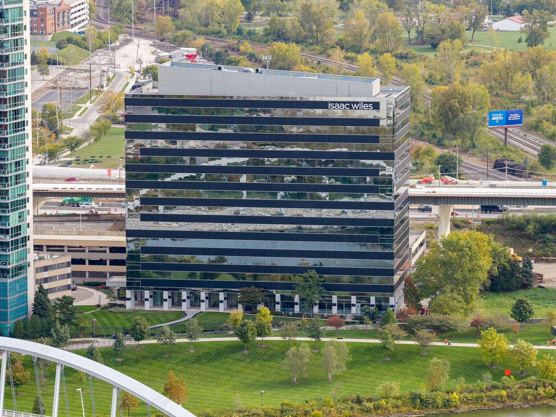 2 Miranova Pl, Columbus, OH à louer Photo du bâtiment- Image 1 de 5