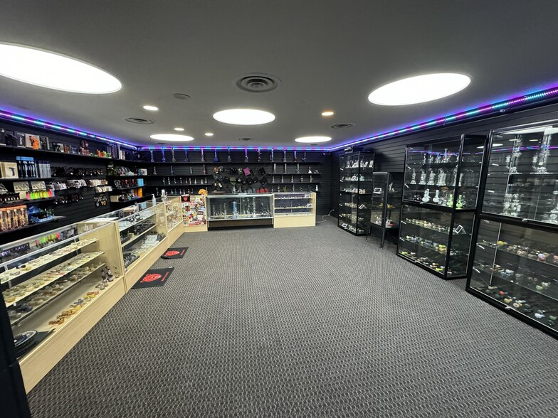 103 Stanton Ave, Ames, IA for lease - Interior Photo - Image 2 of 8