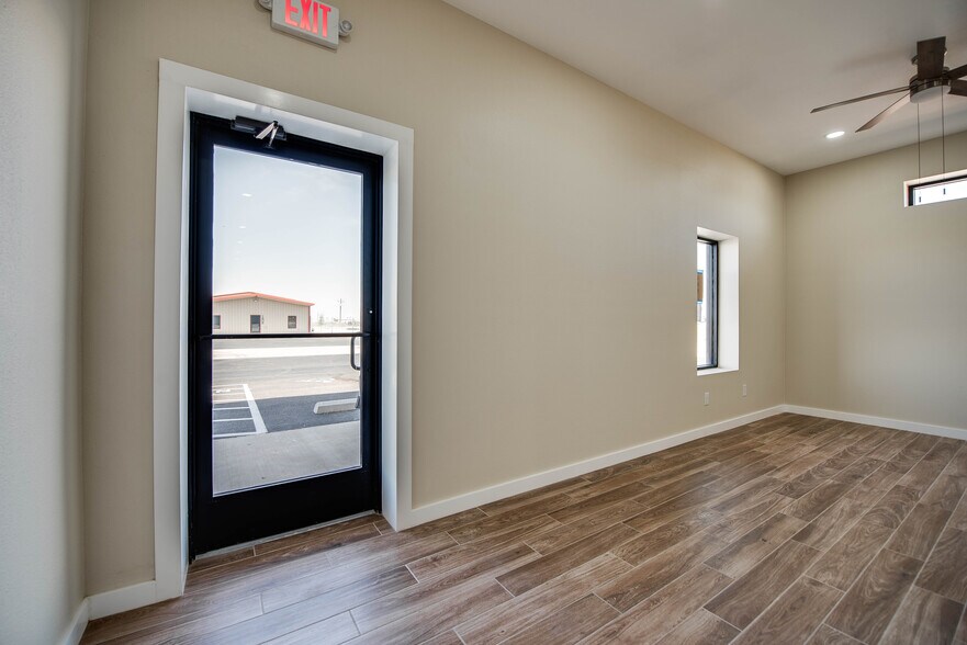 1712 FM 1788, Midland, TX à louer - Photo du bâtiment - Image 2 de 29