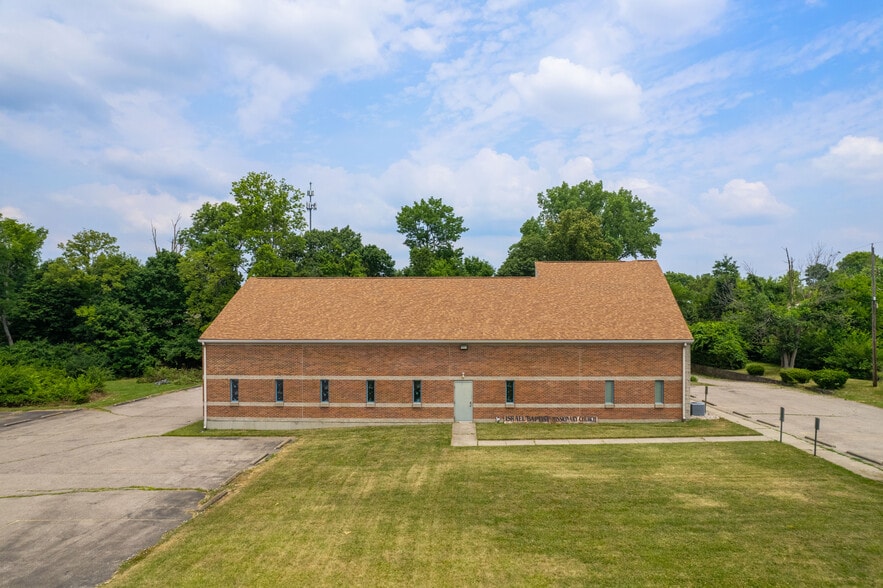 1050 Kemper Meadow Dr, Cincinnati, OH for lease - Building Photo - Image 3 of 12