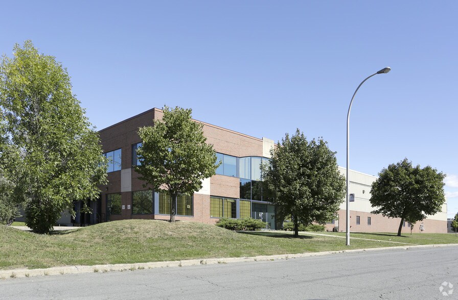 1315 Rue Gay-Lussac, Boucherville, QC à louer - Photo principale - Image 1 de 3