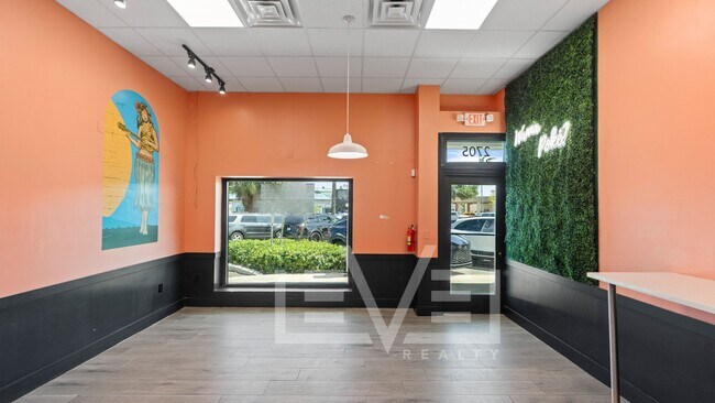 Plus de détails pour 2701-2715 E Commercial Blvd, Fort Lauderdale, FL - Commerce de détail à louer