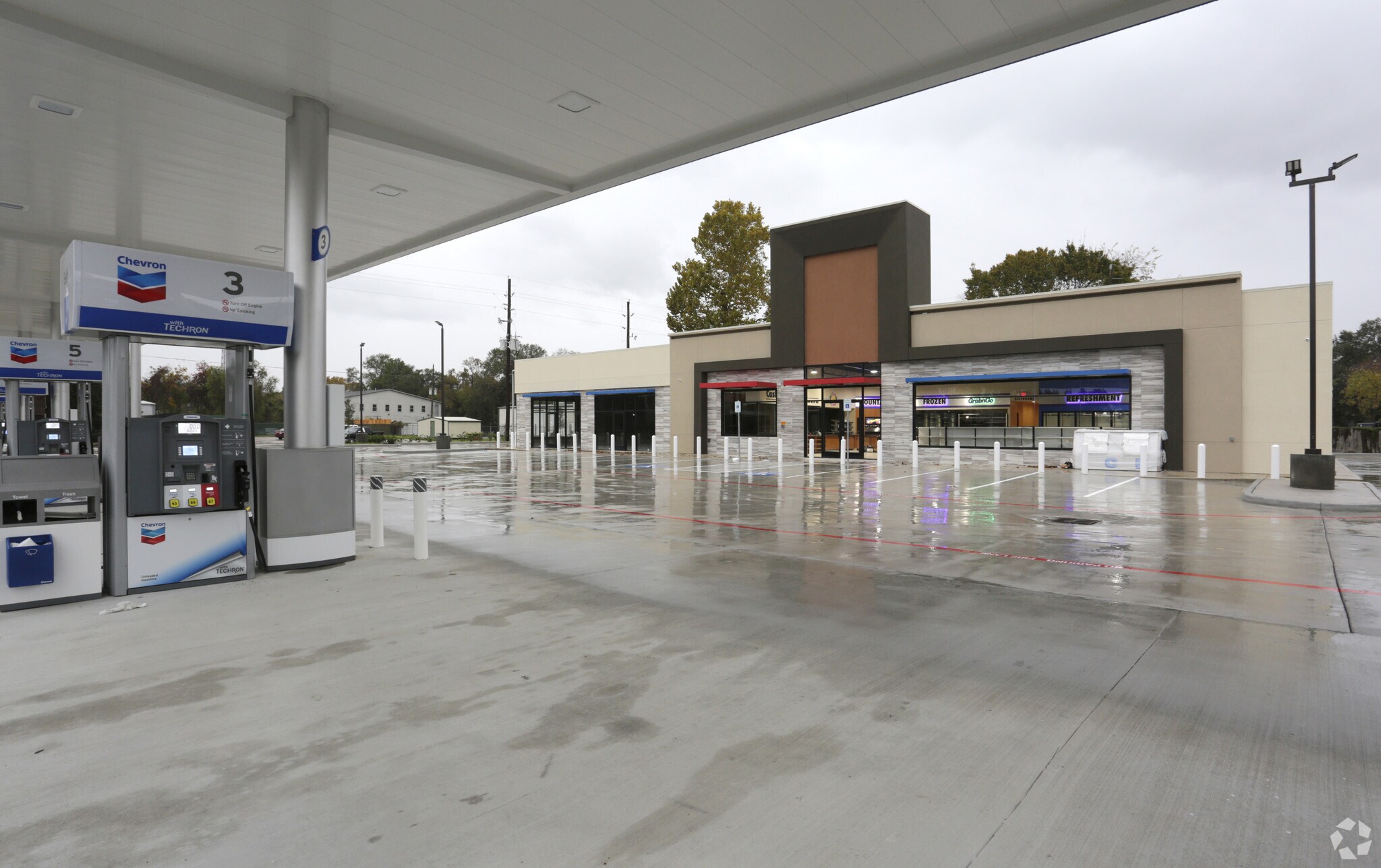 914 W Greens Rd, Houston, TX for lease Primary Photo- Image 1 of 5