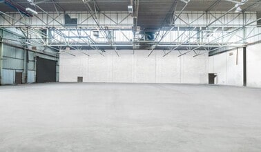 Unit D1 Triumph Business Park, Speke, Liverpool à louer Photo intérieure- Image 1 de 2