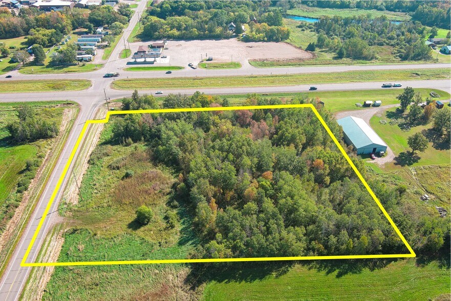 12083 350th St, Onamia, MN à vendre - Photo du bâtiment - Image 2 de 10