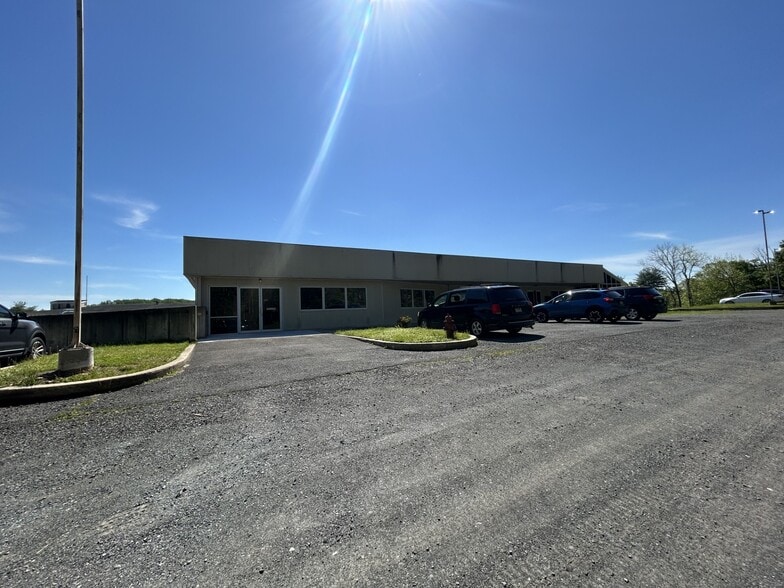 200 School Aly, Green Lane, PA for lease - Building Photo - Image 2 of 6