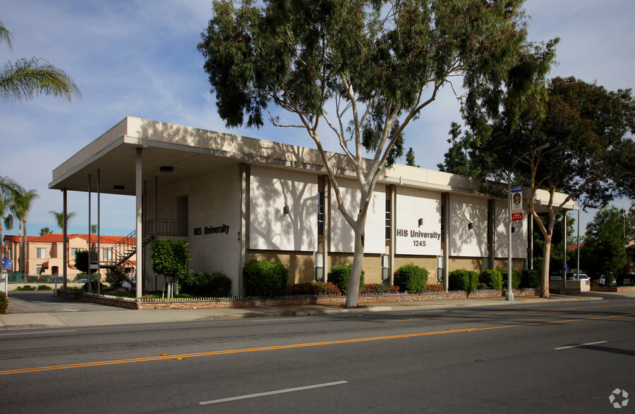 1245 W 6th St, Corona, CA for lease - Building Photo - Image 3 of 15