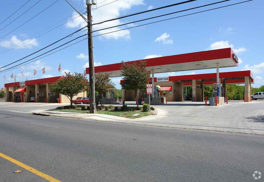 SQUEAKY CLEAN CARWASH PORTFOLIO portefeuille de 4 propriétés à vendre sur LoopNet.ca - Photo principale - Image 1 de 4