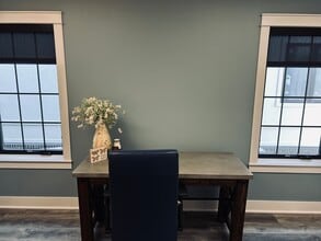 7115 Kentwell Ln, Lincoln, NE for lease Interior Photo- Image 2 of 3