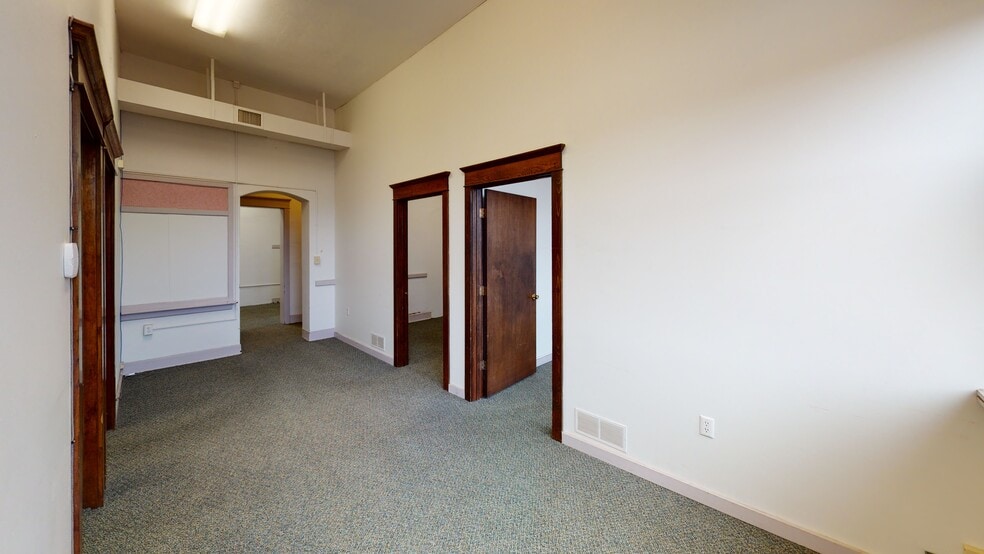 1195 SW Buchanan St, Topeka, KS for lease - Interior Photo - Image 2 of 9