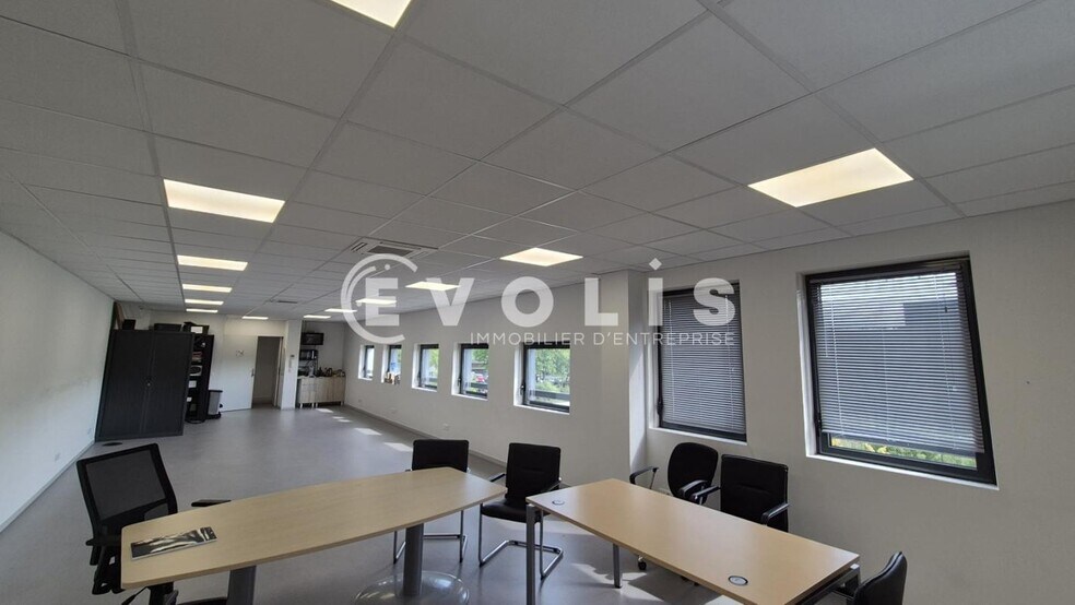 Office in Bussy-Saint-Georges for lease - Building Photo - Image 3 of 7