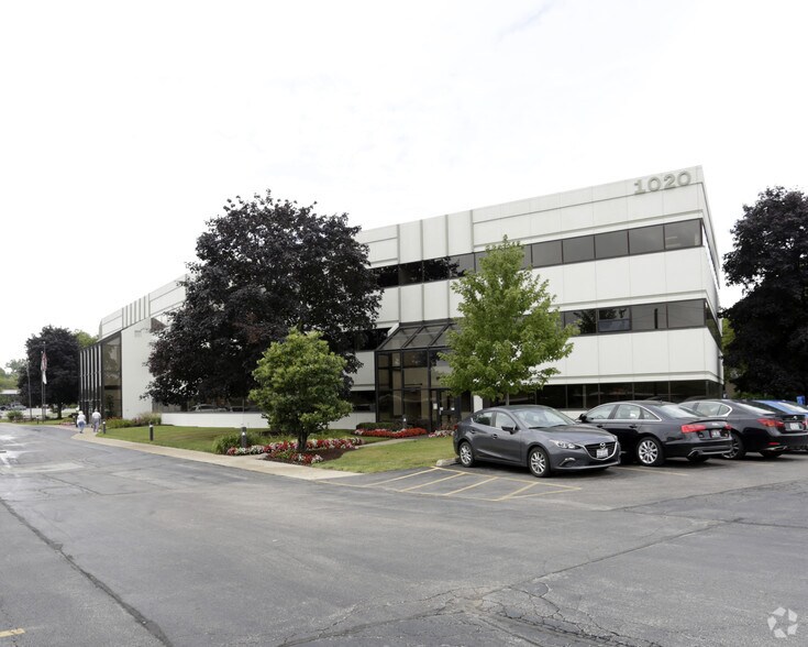 1020 Milwaukee Ave, Deerfield, IL à louer - Photo du bâtiment - Image 2 de 7
