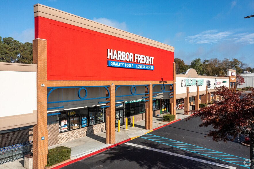 2135-2177 Roswell Rd, Marietta, GA for lease - Building Photo - Image 2 of 17