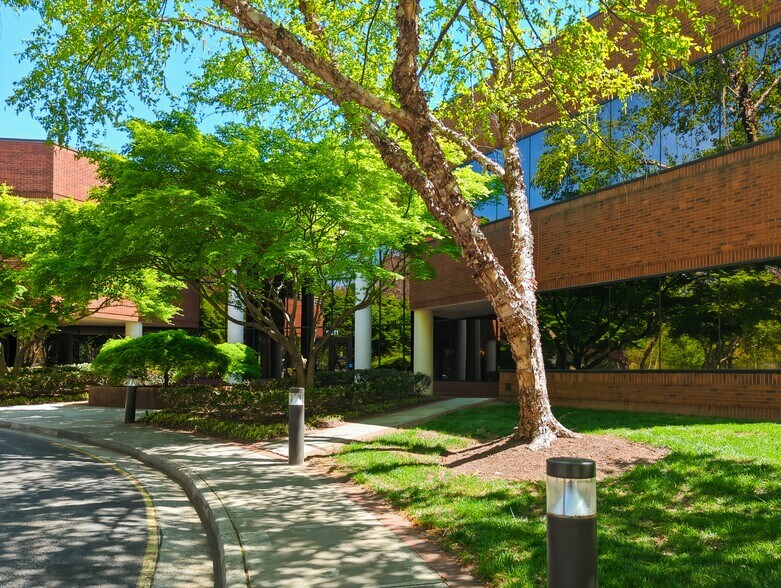 9211 Forest Hill Ave, Richmond, VA à louer - Photo du bâtiment - Image 3 de 20