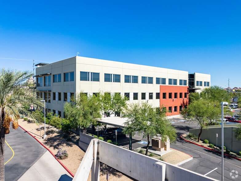 5055 E Washington St, Phoenix, AZ for lease - Primary Photo - Image 1 of 8