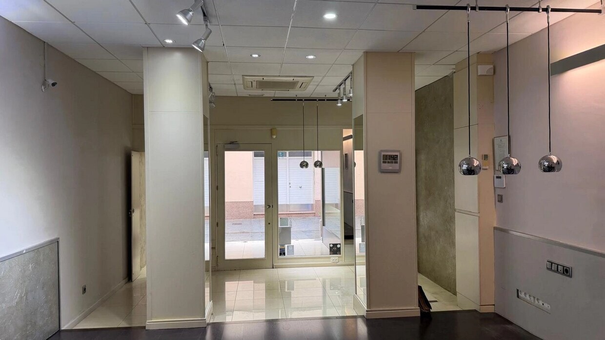 Retail in Badalona, Barcelona for lease Primary Photo- Image 1 of 3