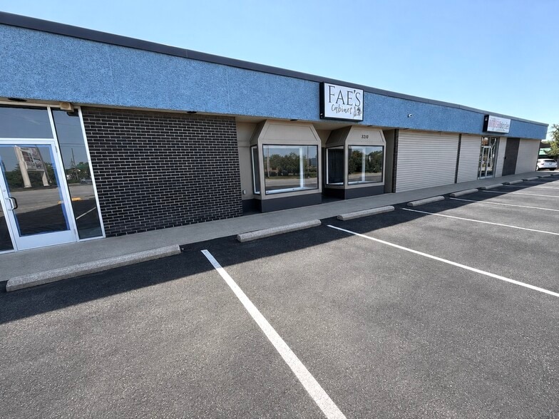 3202-3212 Crescent Ave, Fort Wayne, IN for lease - Building Photo - Image 1 of 4