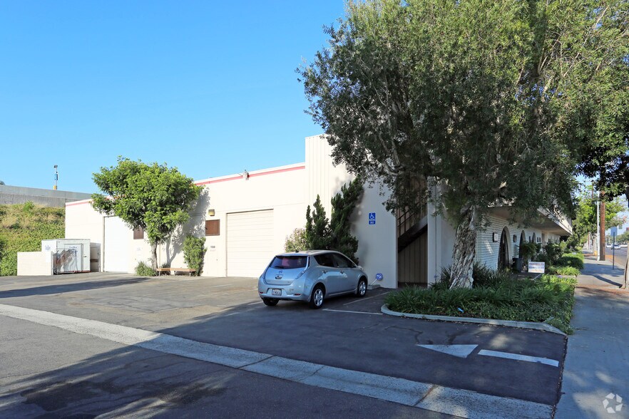13512-13522 Newhope St, Garden Grove, CA à louer - Photo du bâtiment - Image 3 de 22