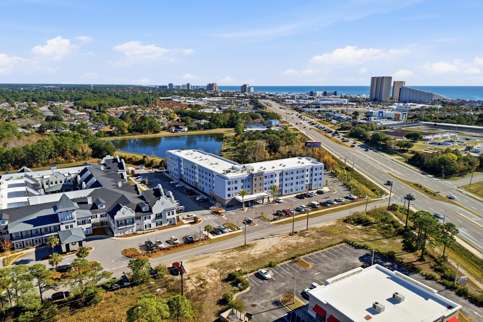 50 Ponce de Leon St, Miramar Beach, FL à vendre Photo principale- Image 1 de 50