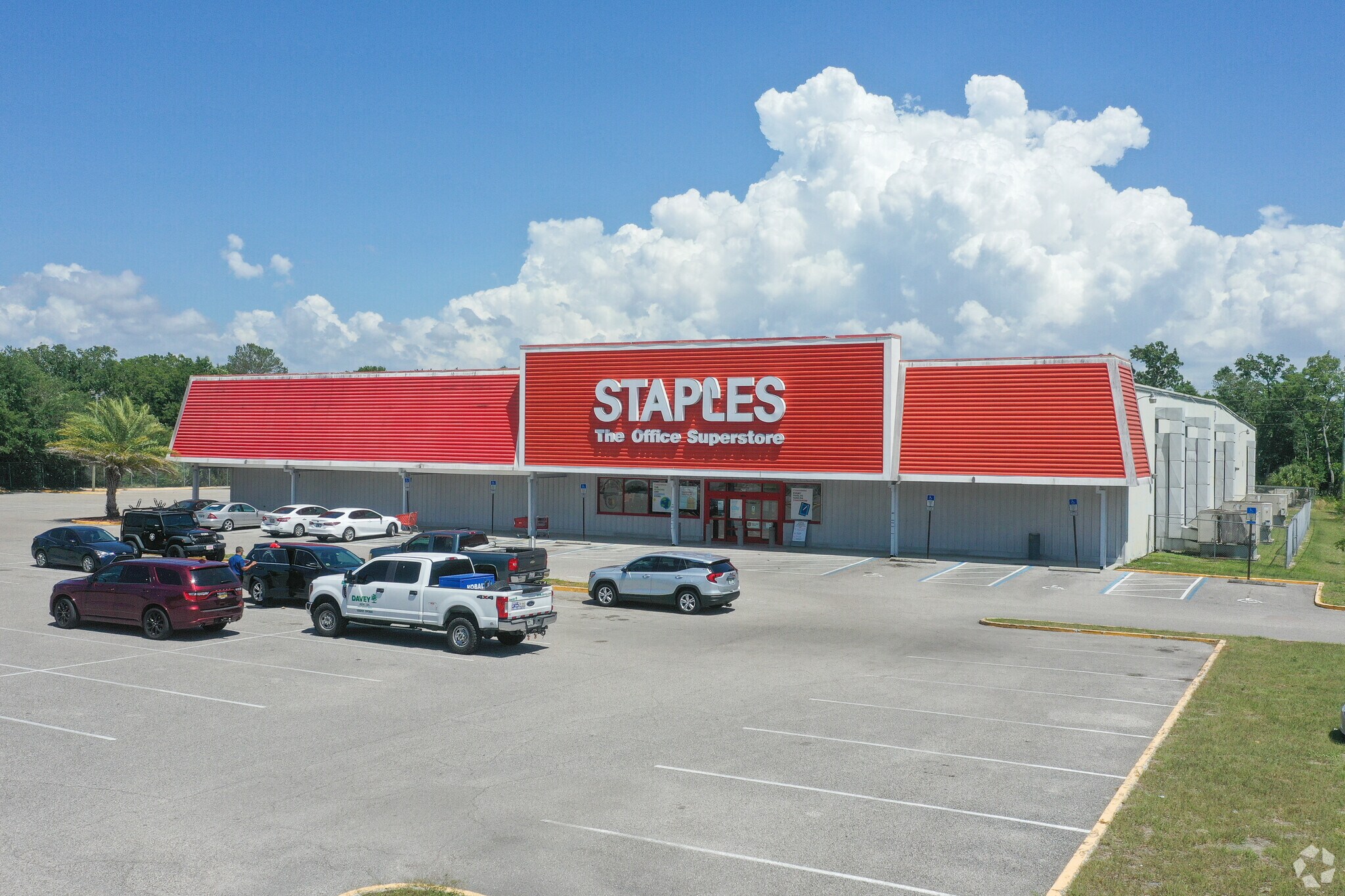 4210 Commercial Way, Spring Hill, FL à louer Photo principale- Image 1 de 5