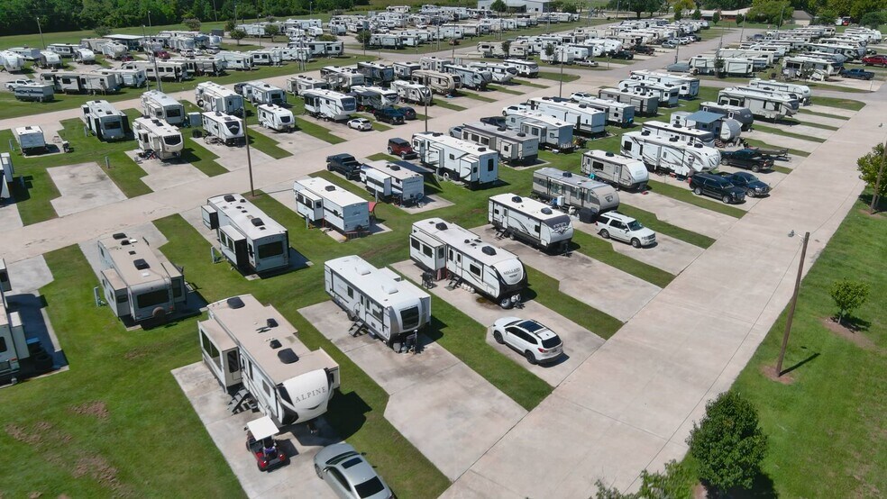 18017 TX-62, Orange, TX à vendre - Vidéo sur l’inscription commerciale - Image 2 de 8