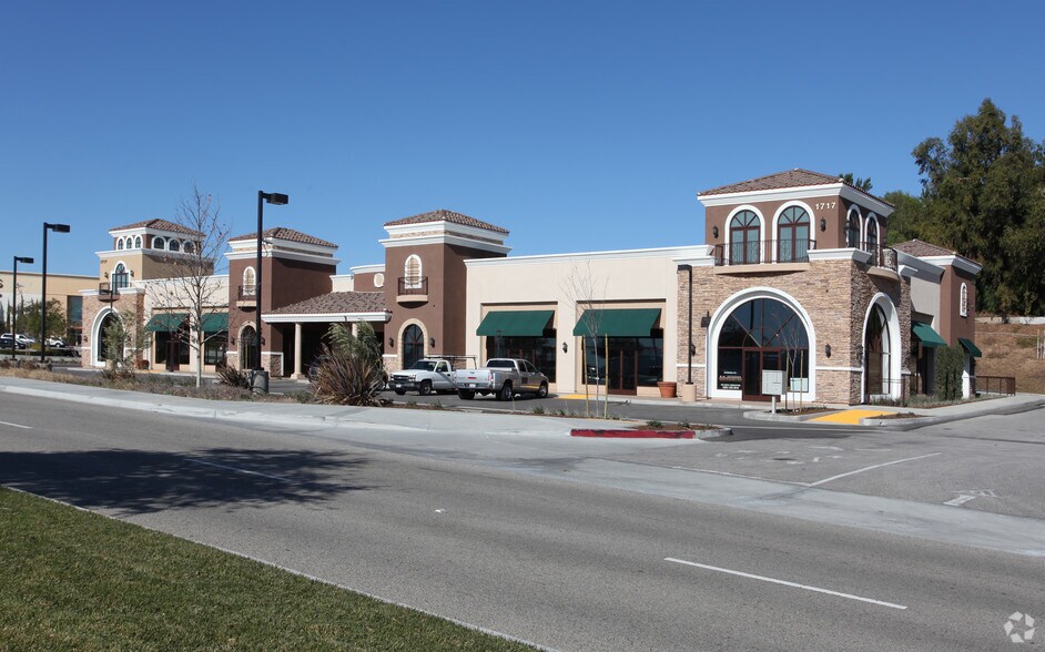 1717 Simi Town Center Way, Simi Valley, CA à louer - Autre - Image 3 de 6