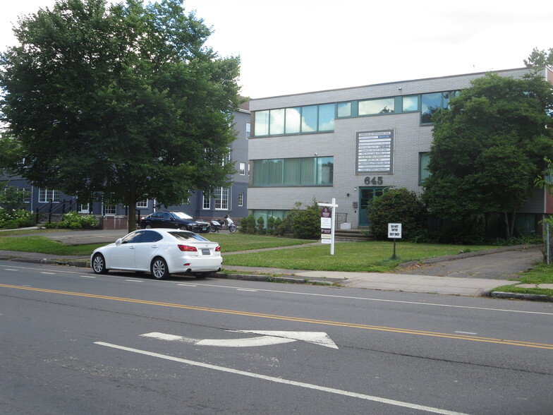 645 Farmington Ave, Hartford, CT for sale - Building Photo - Image 1 of 1