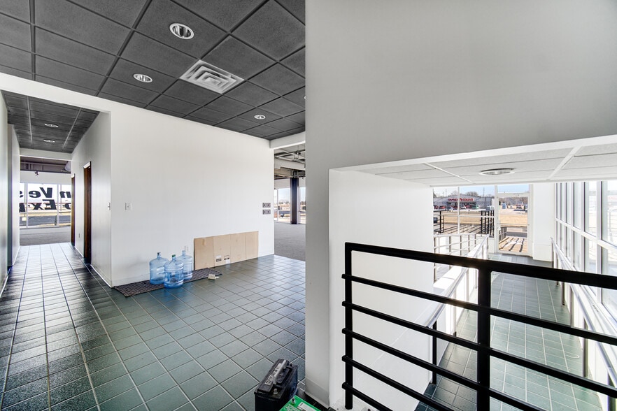 101 Watters Dr, Dwight, IL for sale - Interior Photo - Image 3 of 43