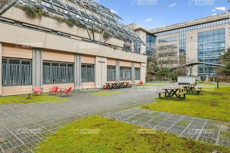 Bureau dans Paris à louer - Photo du bâtiment - Image 2 de 4