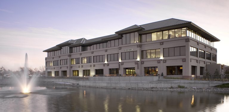 5030 Business Center Dr, Fairfield, CA à louer - Photo du bâtiment - Image 2 de 23