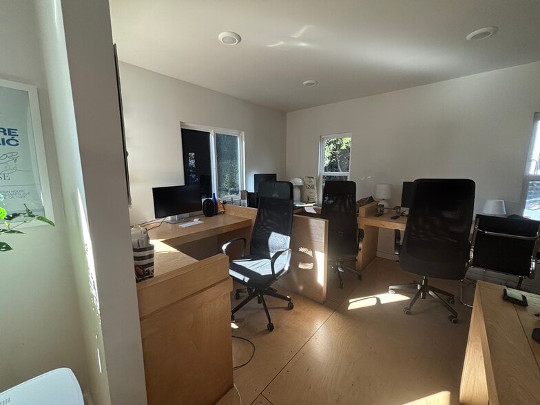 3360 S Robertson Blvd, Los Angeles, CA for lease - Building Photo - Image 3 of 10