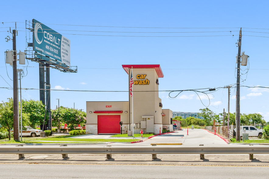 Endless Clean – Galveston Portfolio portfolio of 2 properties for sale on LoopNet.ca - Building Photo - Image 2 of 17