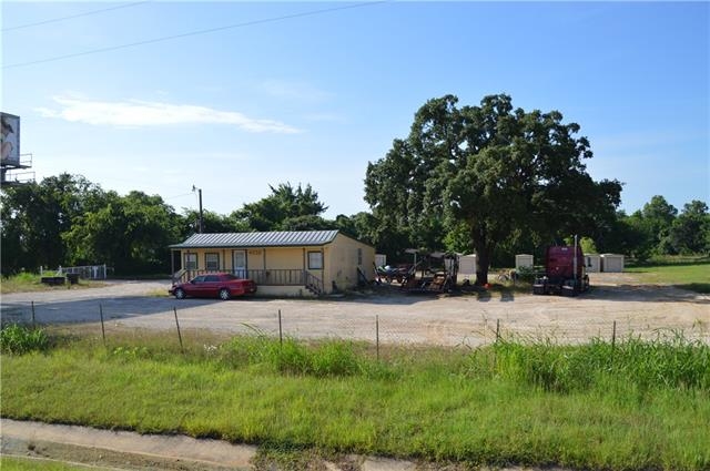 4232 E Highway 67, Cleburne, TX à vendre - Photo principale - Image 1 de 1