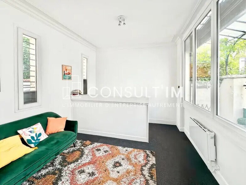 Office in Asnières-sur-Seine for lease - Interior Photo - Image 2 of 7