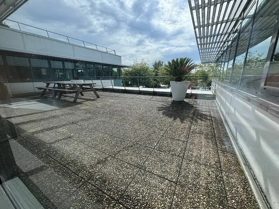 Office in Mérignac for lease Building Photo- Image 1 of 14