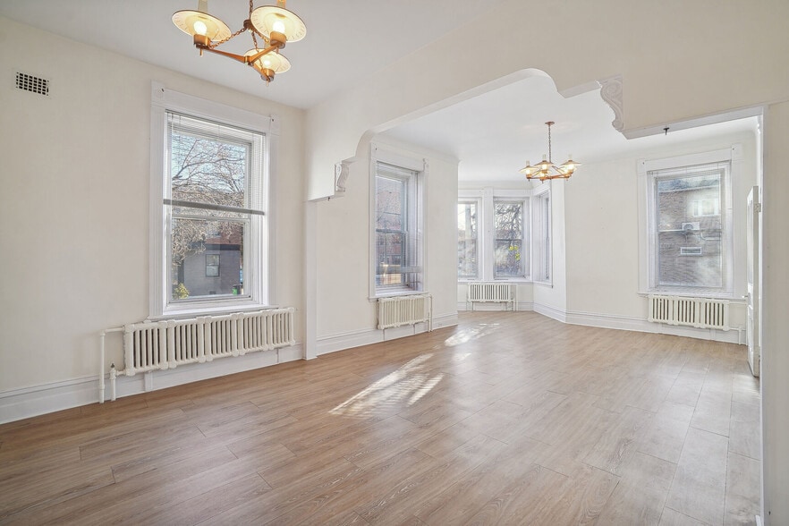 215 St De Castelnau E, Montréal, QC à louer - Photo intérieure - Image 3 de 13