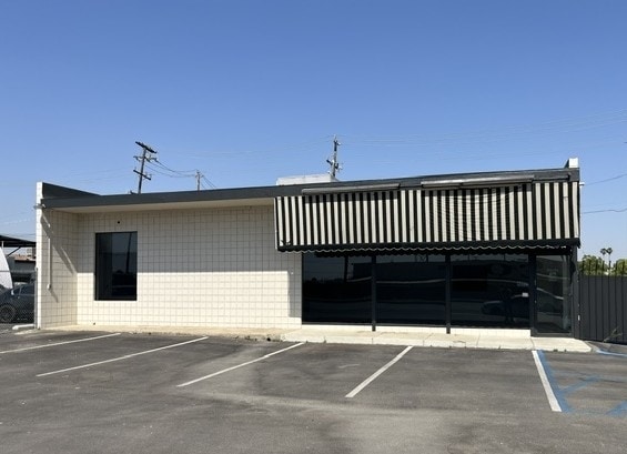 3100 Union Ave, Bakersfield, CA for lease Building Photo- Image 1 of 8
