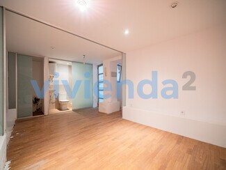 Plus de détails pour Multi-résidentiel à vendre